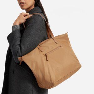 Everlane ReNew Traveler Tote in Tan